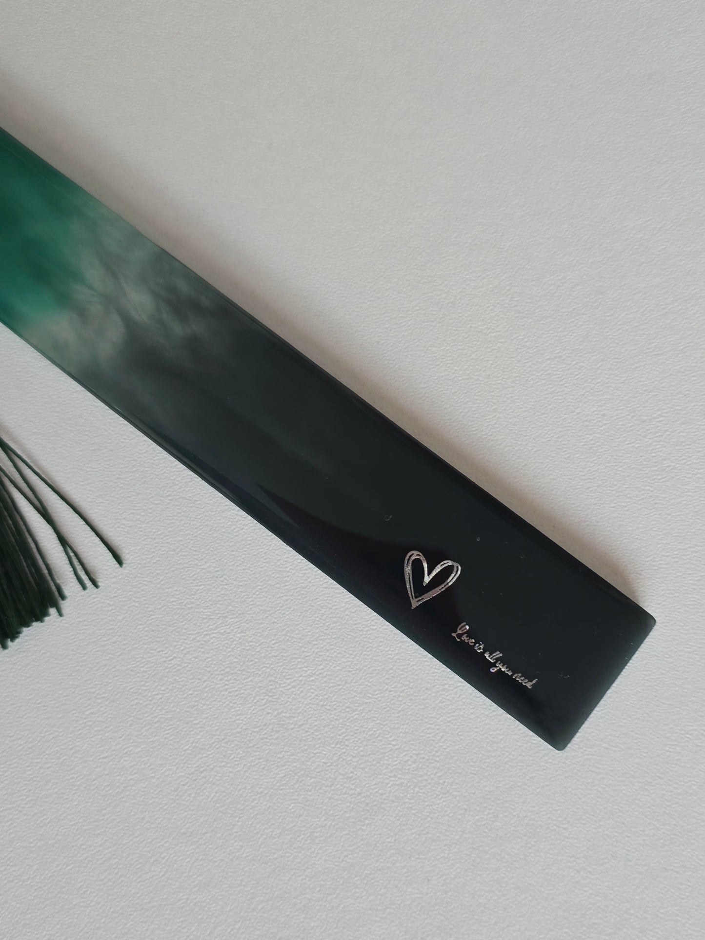 Marque-page / Love is all you need