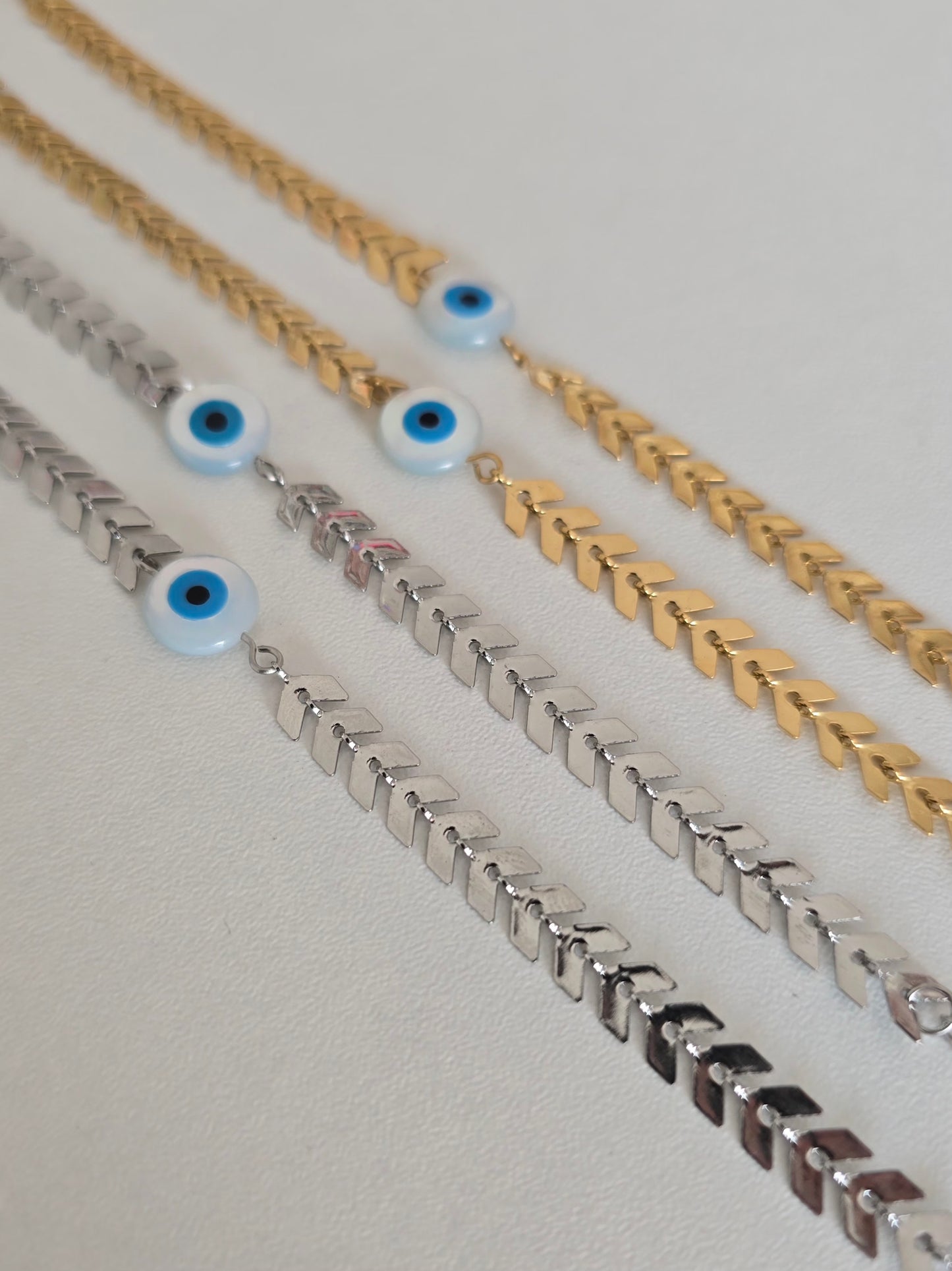 bracelet tendance femme, couleur au choix argenté ou doré