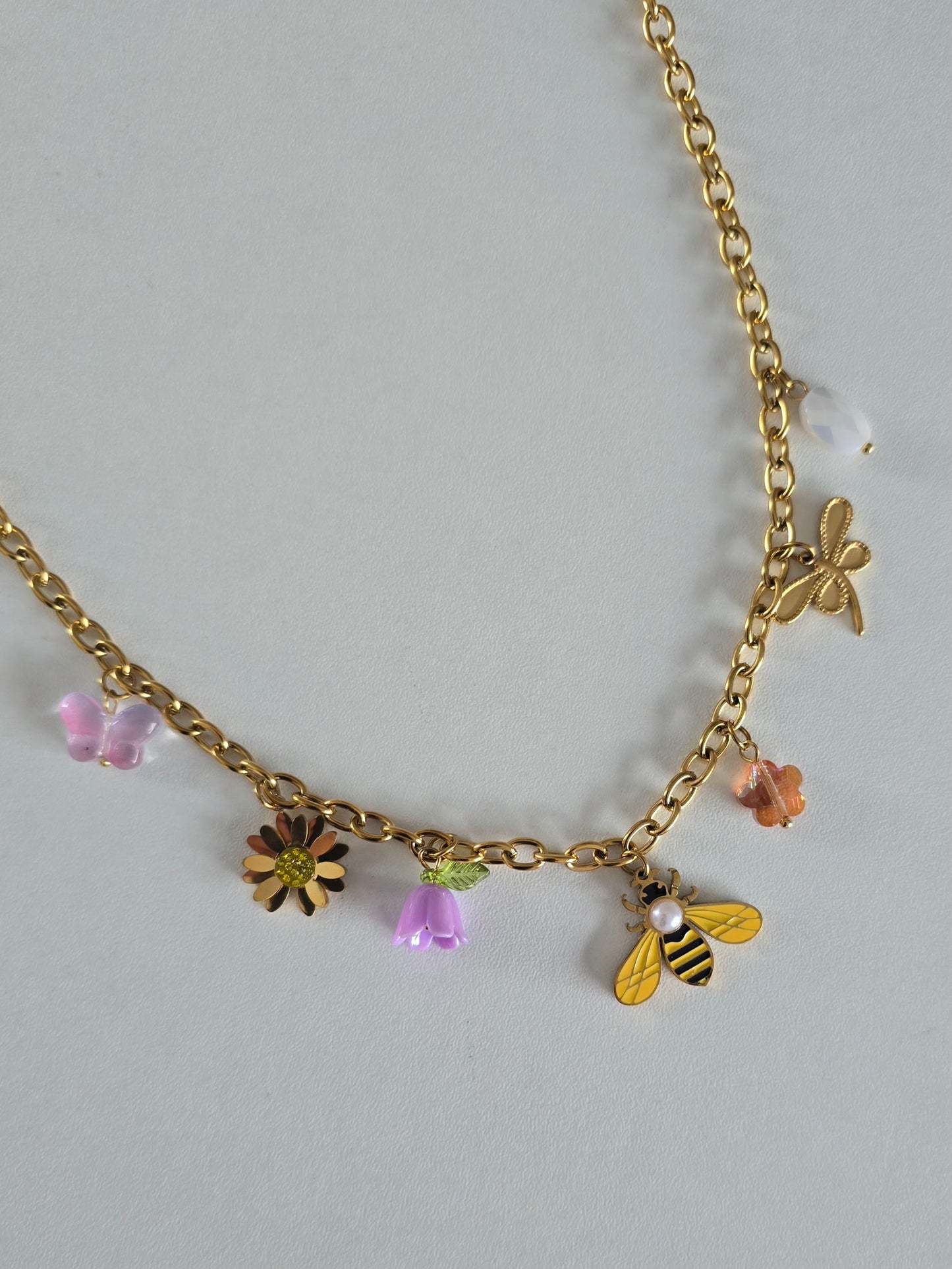 collier sunny en acier inoxydable doré avec pendentifs papillon, fleurs, abeille et libellule