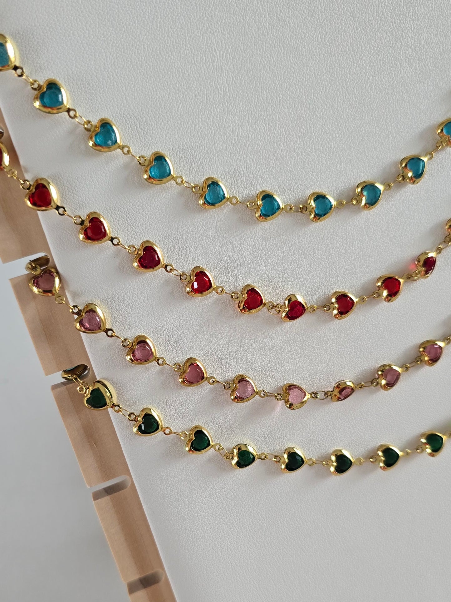 collier doré tendance femme, chaîne avec coeurs à facette - vert, rose, rouge ou bleu