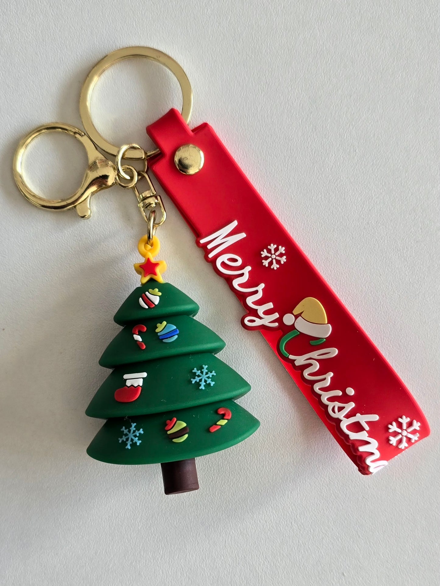 porte-clés Merry avec sapin de Noël décoré et sangle rouge Merry Christmas