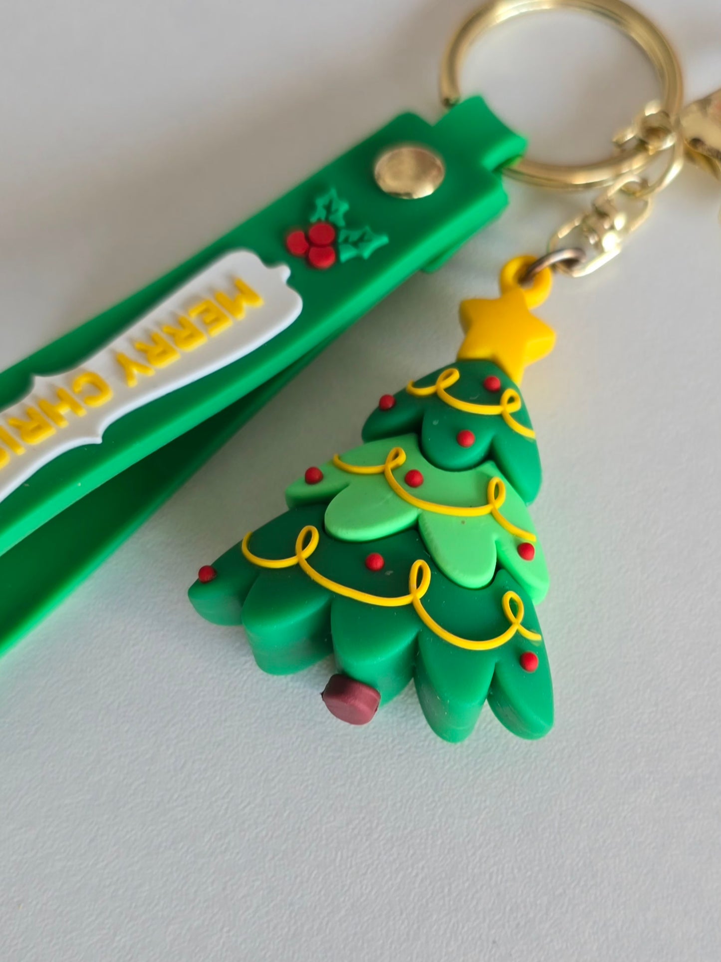 accessoire festif Holly, porte-clés sapin en silicone vert