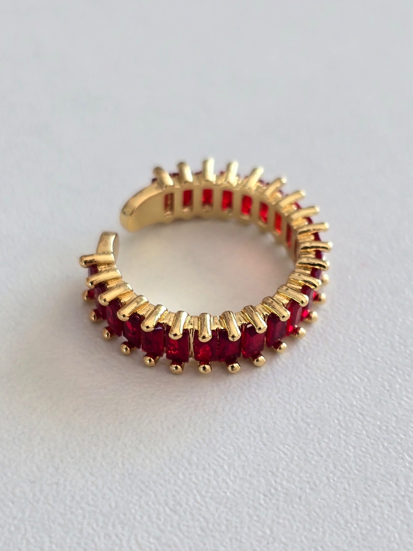 vue détaillée de la bague Lumired réglable, intérieur et finition dorées