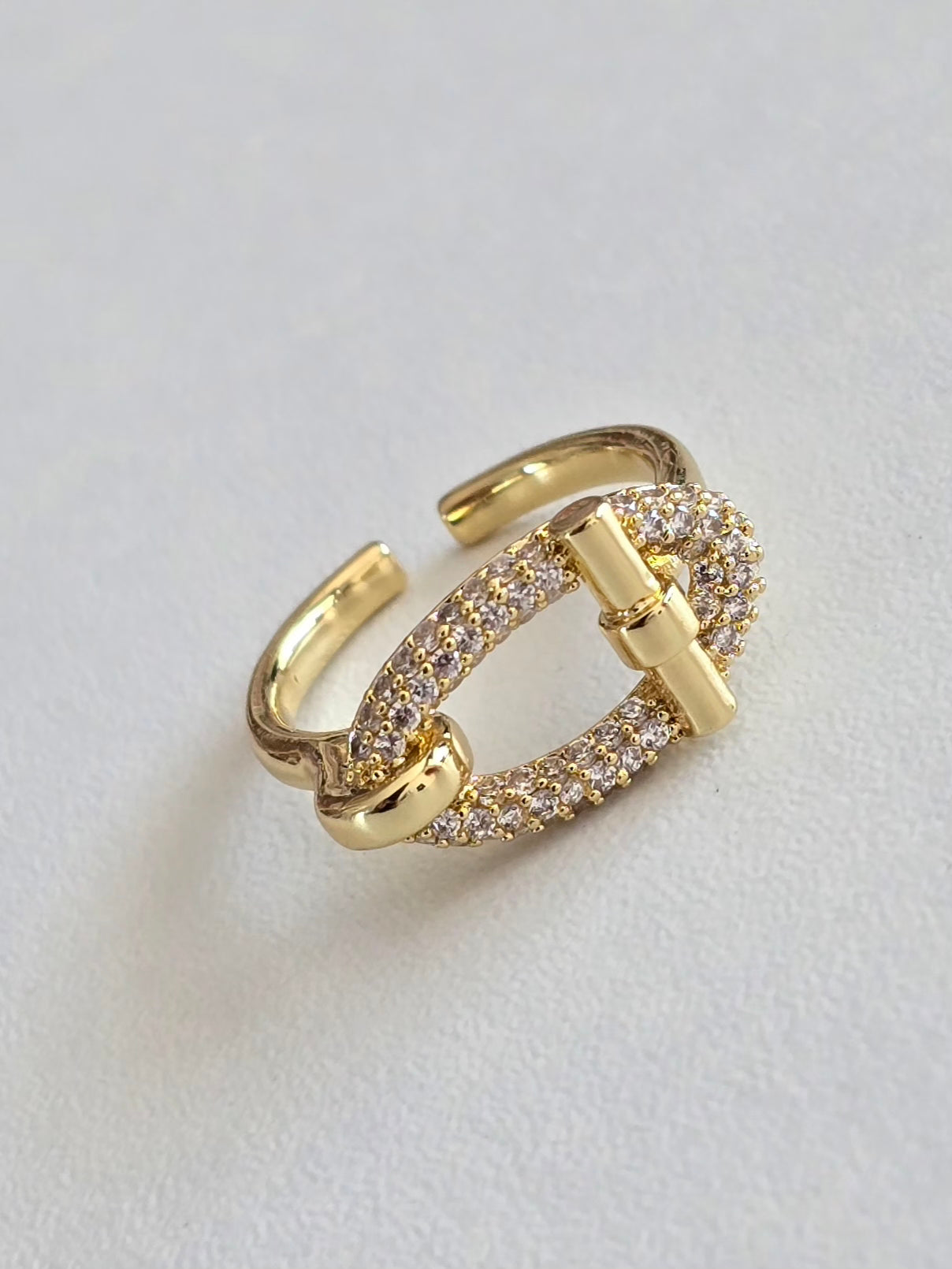 Bague Cléa en acier inoxydable doré avec strass étincelants