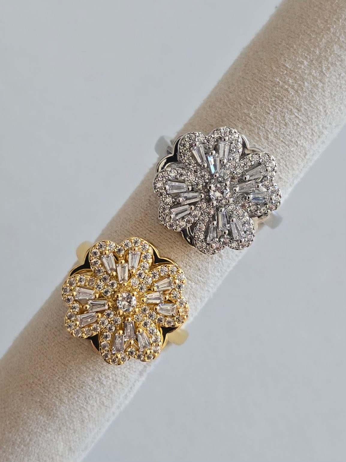 Bague Chiara dorée et argentée avec trèfle 16 mm scintillant