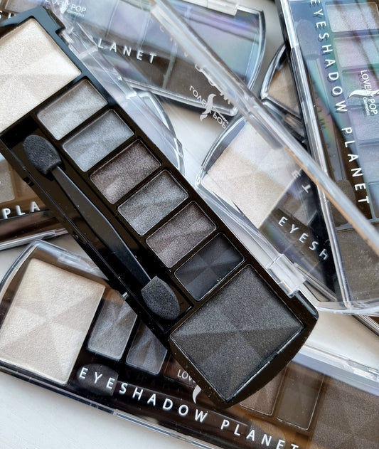 Palette d'ombres à paupieres noir