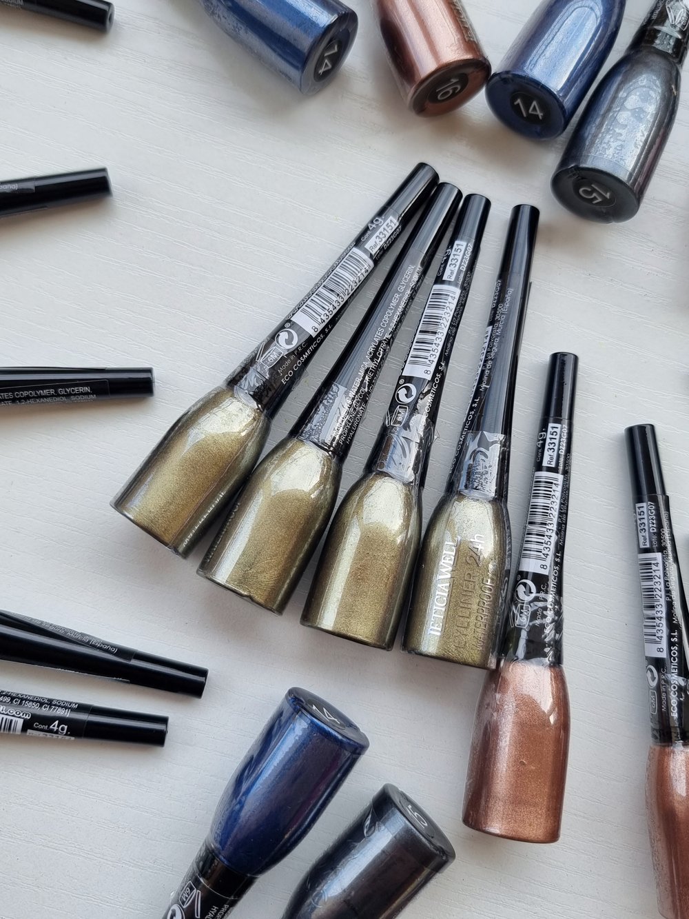 Eyeliner vert kaki métallisé