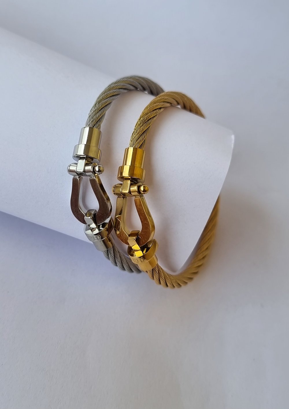 Bracelet Striking