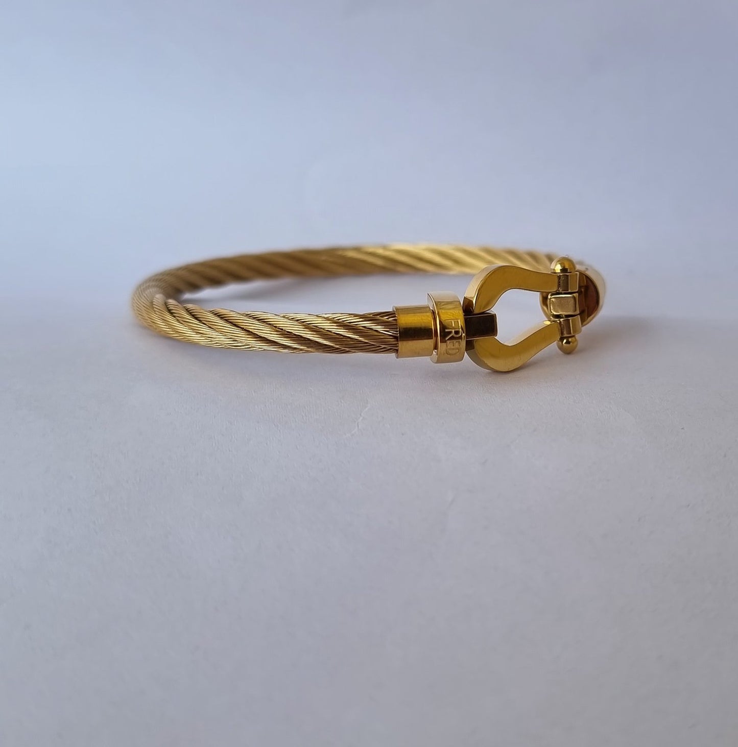Bracelet Striking