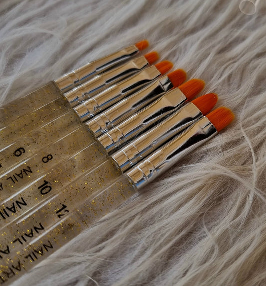 Lot 7 pinceaux NailBrush