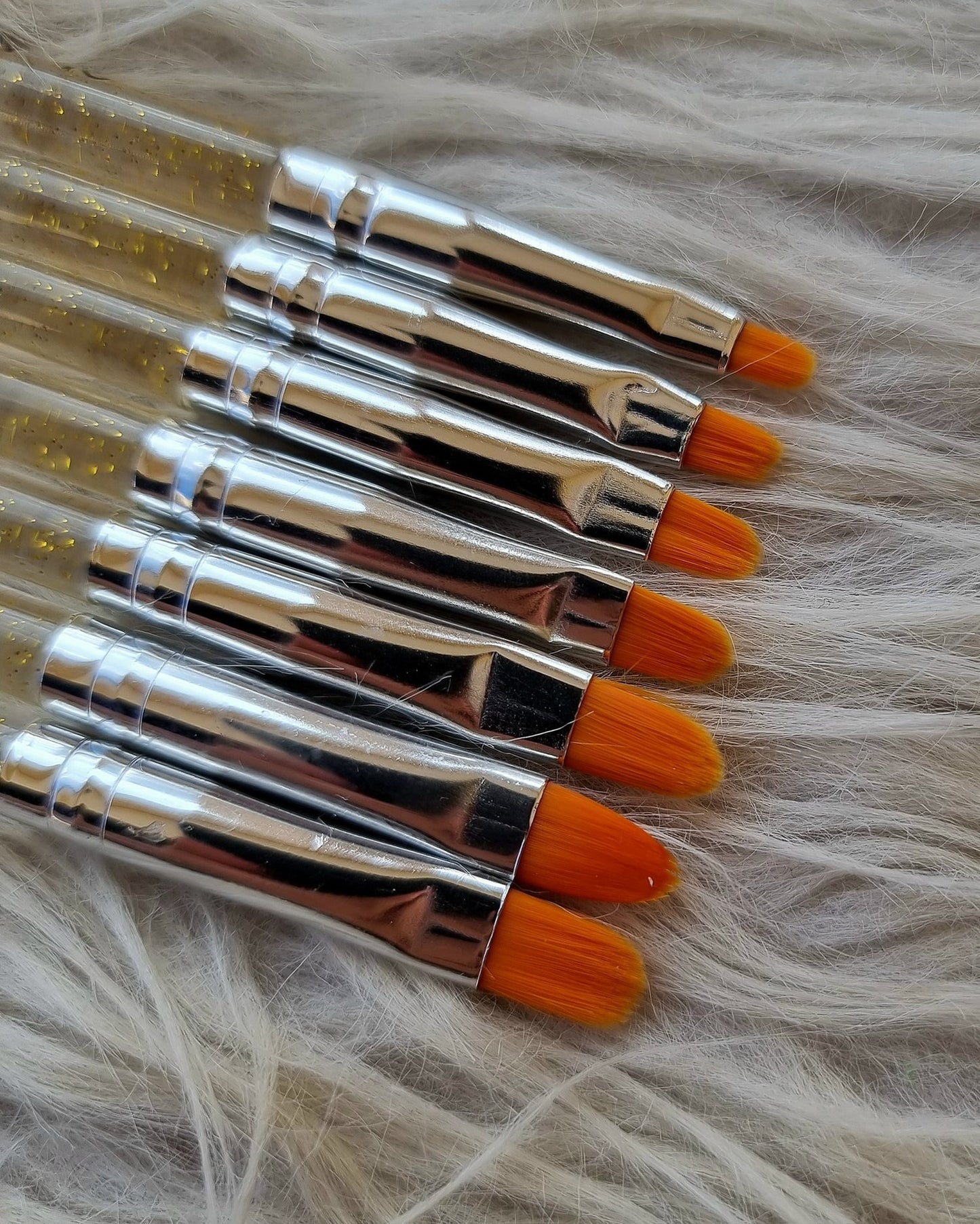 Lot 7 pinceaux NailBrush