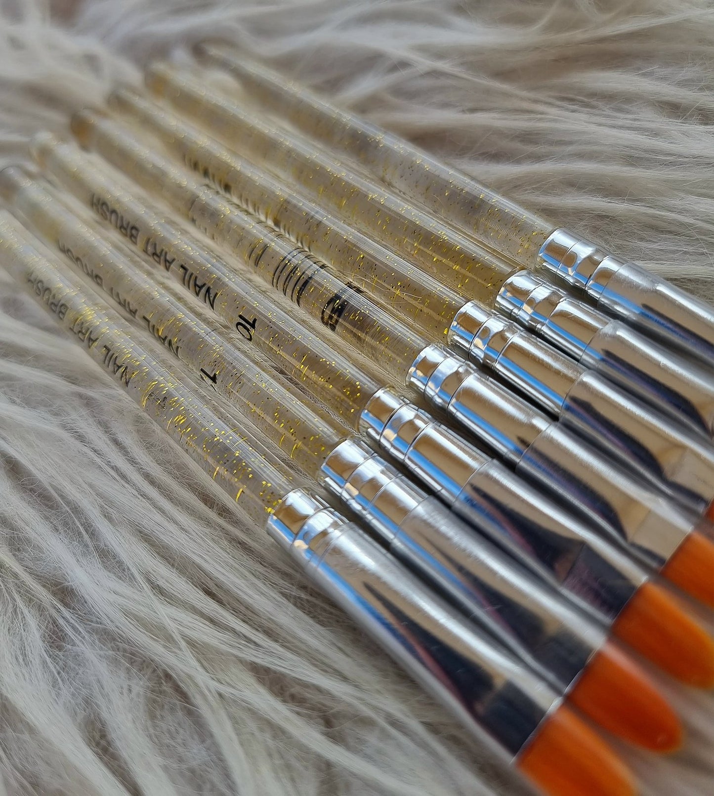 Lot 7 pinceaux NailBrush
