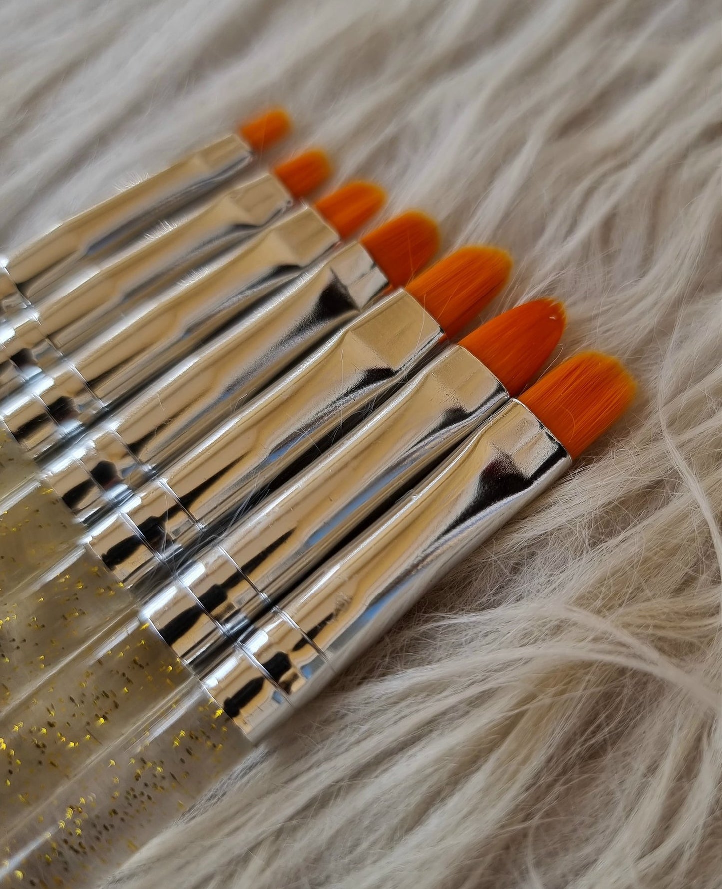 Lot 7 pinceaux NailBrush