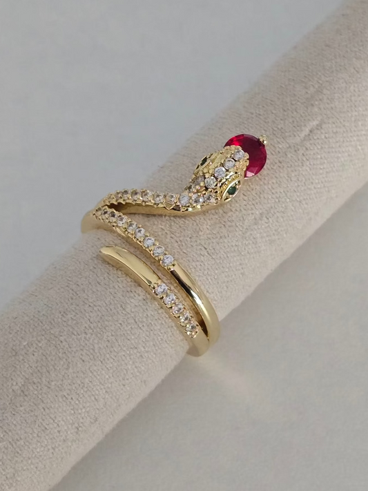 Bague Zéna serpent en acier inoxydable doré avec strass rouges et argentés