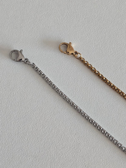 zoom sur le fermoir du bracelet éternia acier inoxydable dispo en argenté ou doré