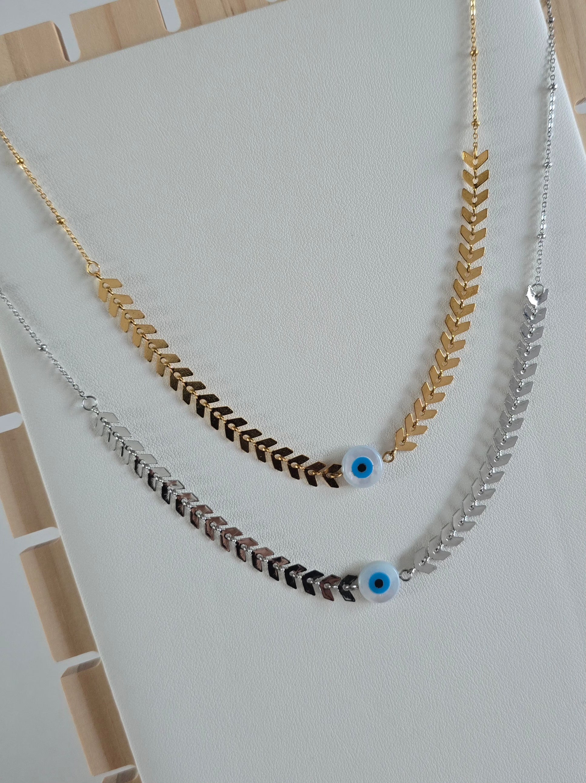 collier minimaliste doré, acier inoxydable et oeil protecteur bleu porte-bonheur