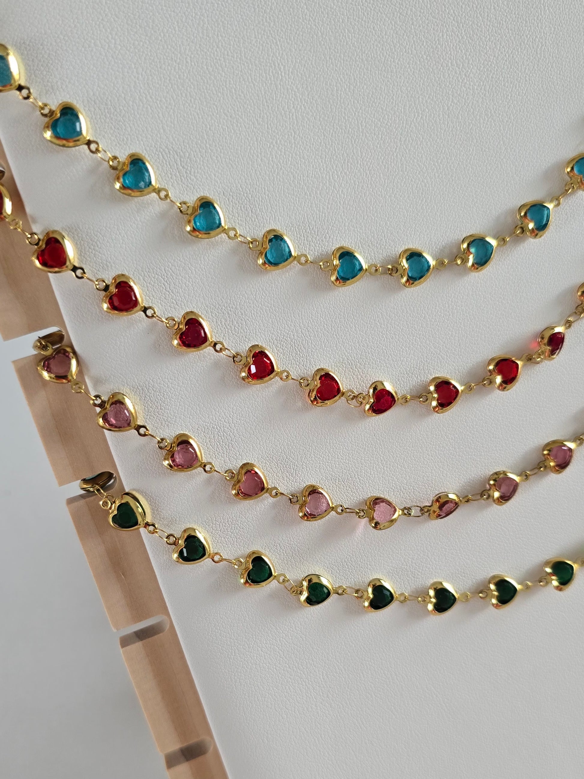 collier doré tendance femme, chaîne avec coeurs à facette - vert, rose, rouge ou bleu