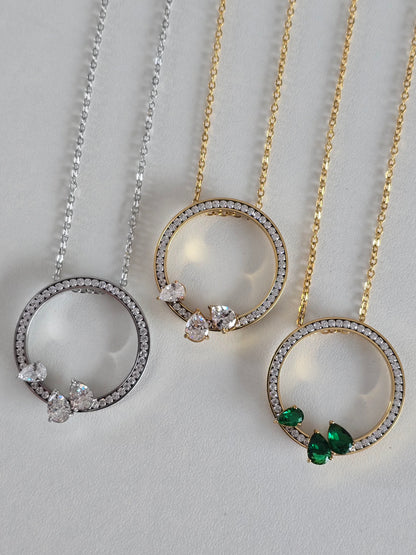 Collier élégant en acier inoxydable avec strass