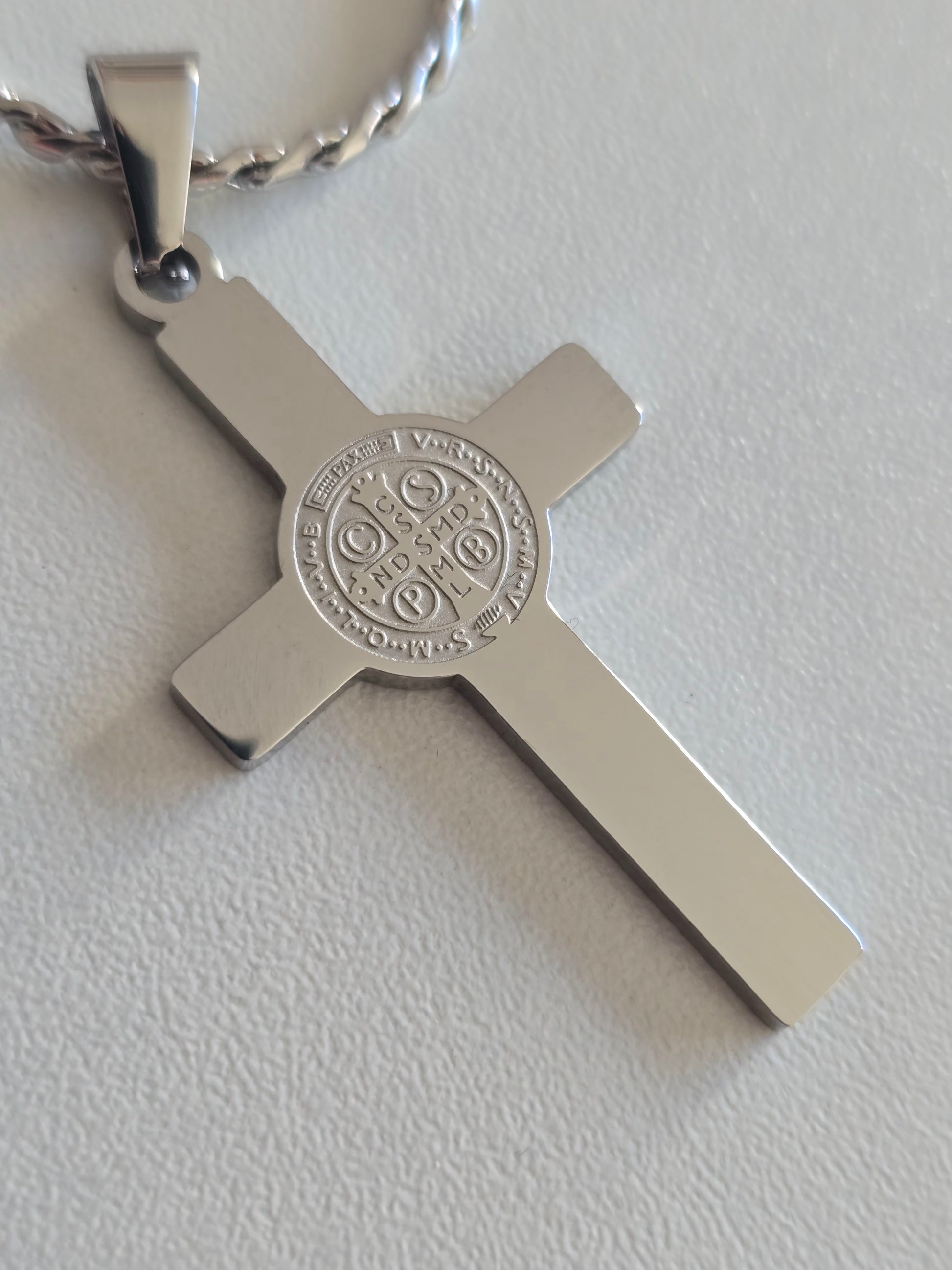 pendentif croix en acier inoxydable argenté