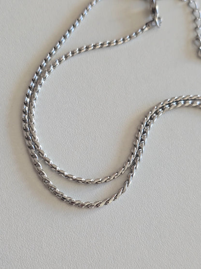 chaîne torsadée en acier inoxydable argenté