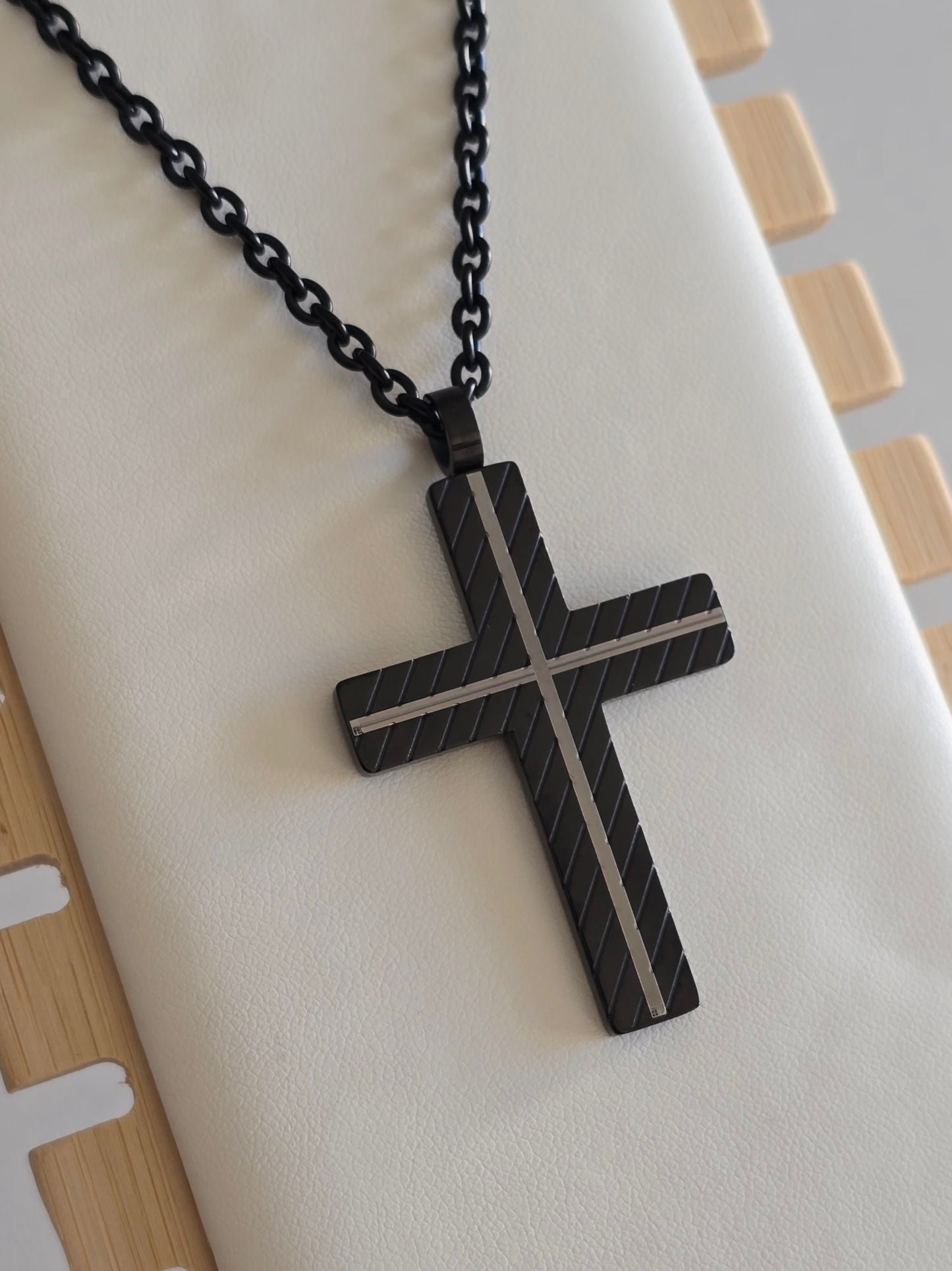 collier élite homme avec chaîne et croix