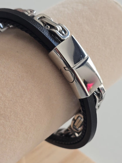 bracelet tendance Fusion en acier argenté et cuir noir