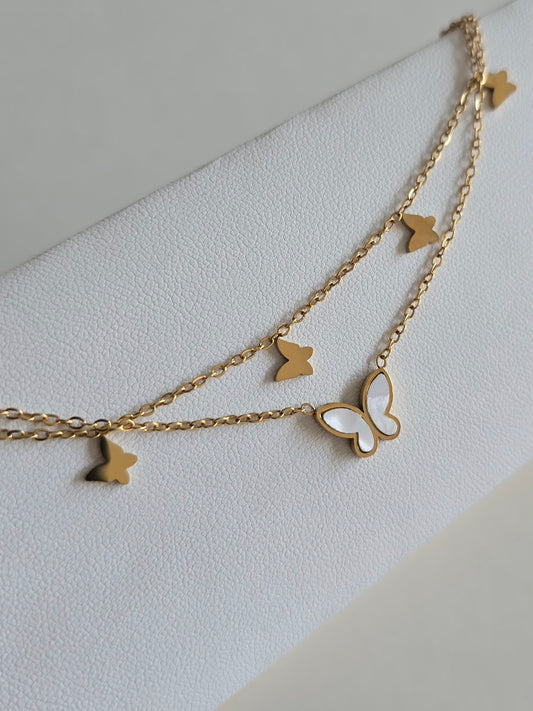 bijou d'été féminin : bracelet de cheville Elysia en acier inoxydable doré avec papillons