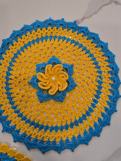 Lot de 3 napperons + 2 fleurs