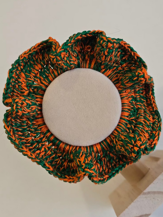 chouchou crochet vert et orange avec finition texturée