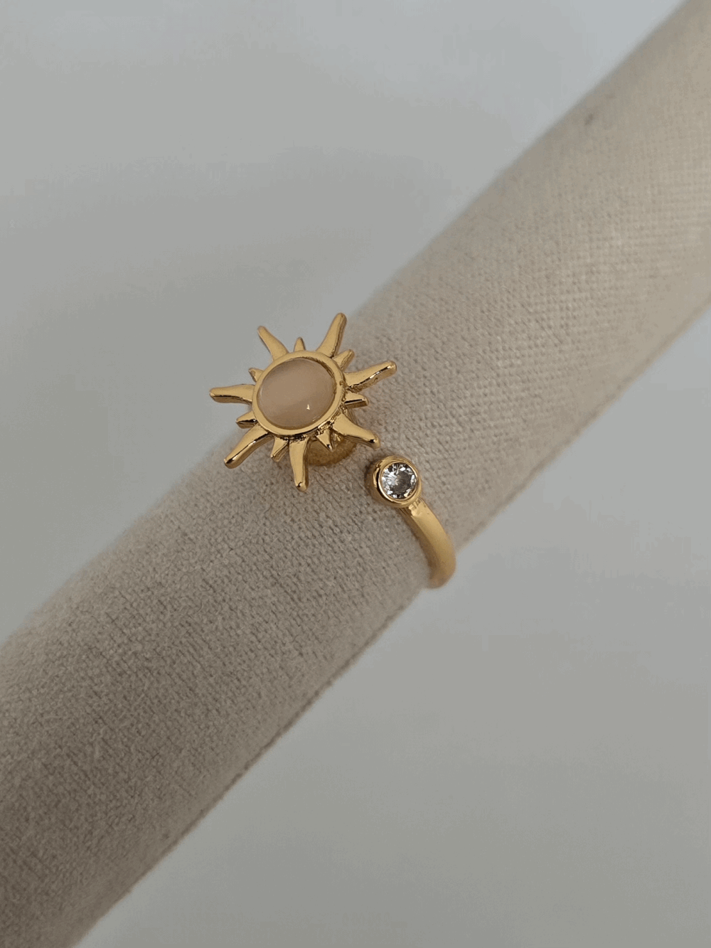 Une bague qui apporte lumière à vos journée, Solaria.