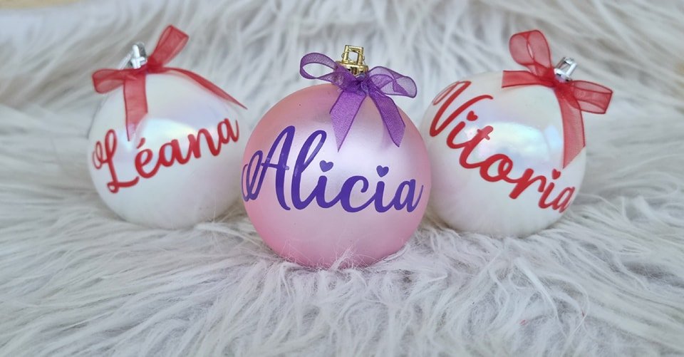 Boule de Noël personnalisées avec prénom Léana, Alicia et Vitoria