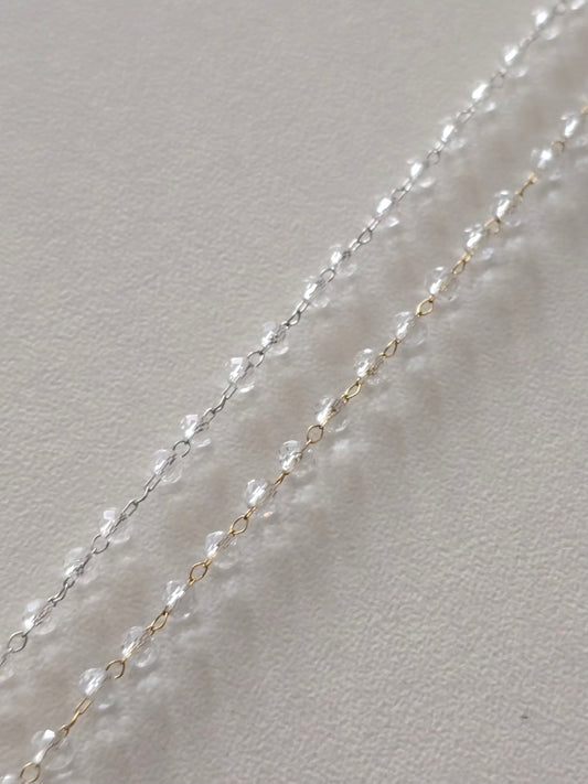 Variantes dorée et argentée du bracelet Clarity présentées ensemble