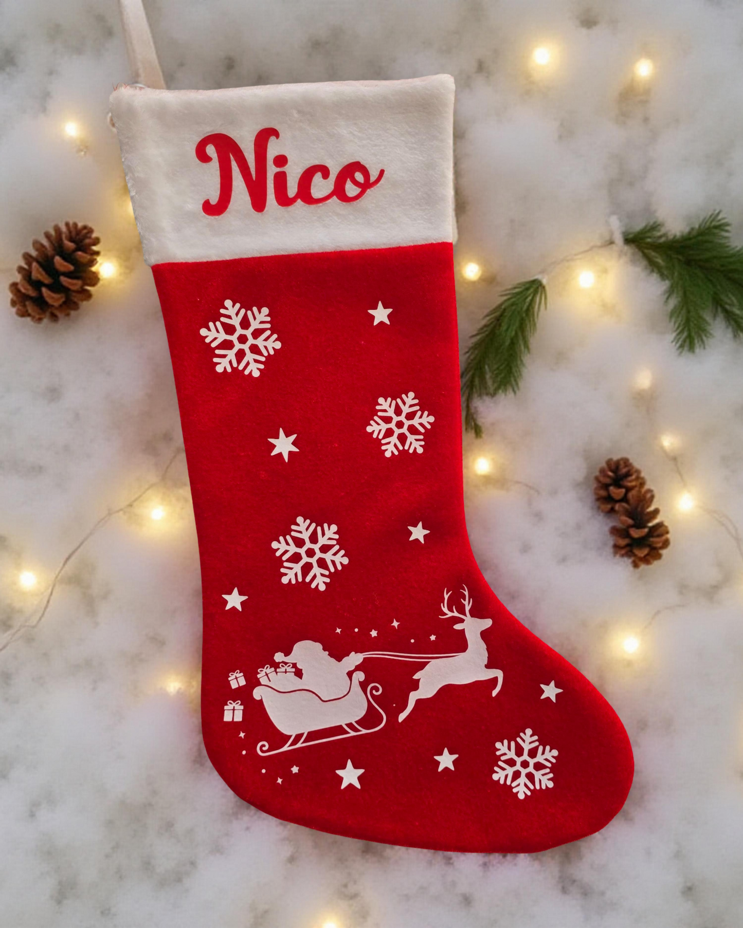 Chaussette de Noel avec prénom Nico - renne et traineau 
