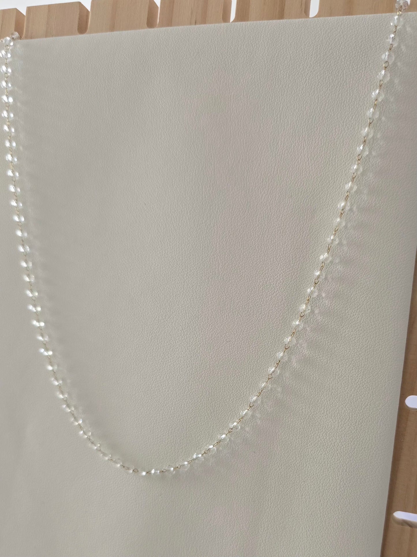 Collier avec finition dorée