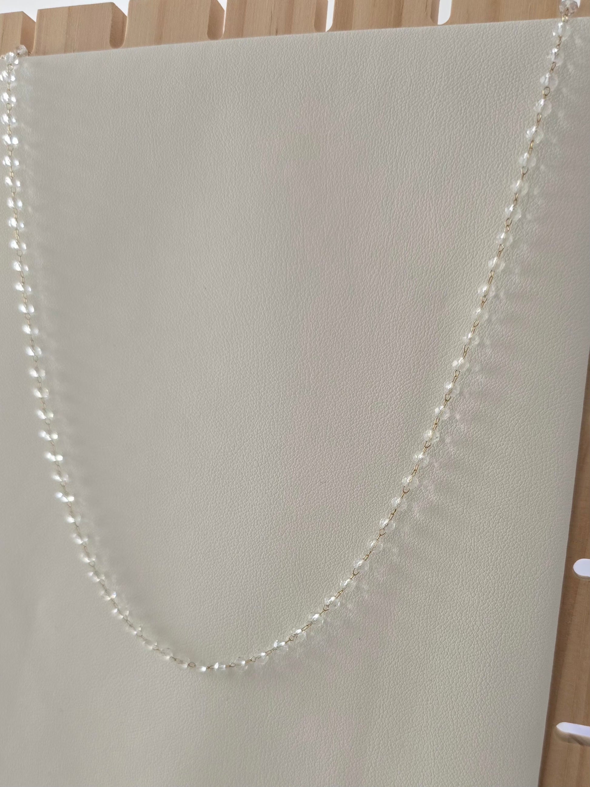 Collier avec finition dorée