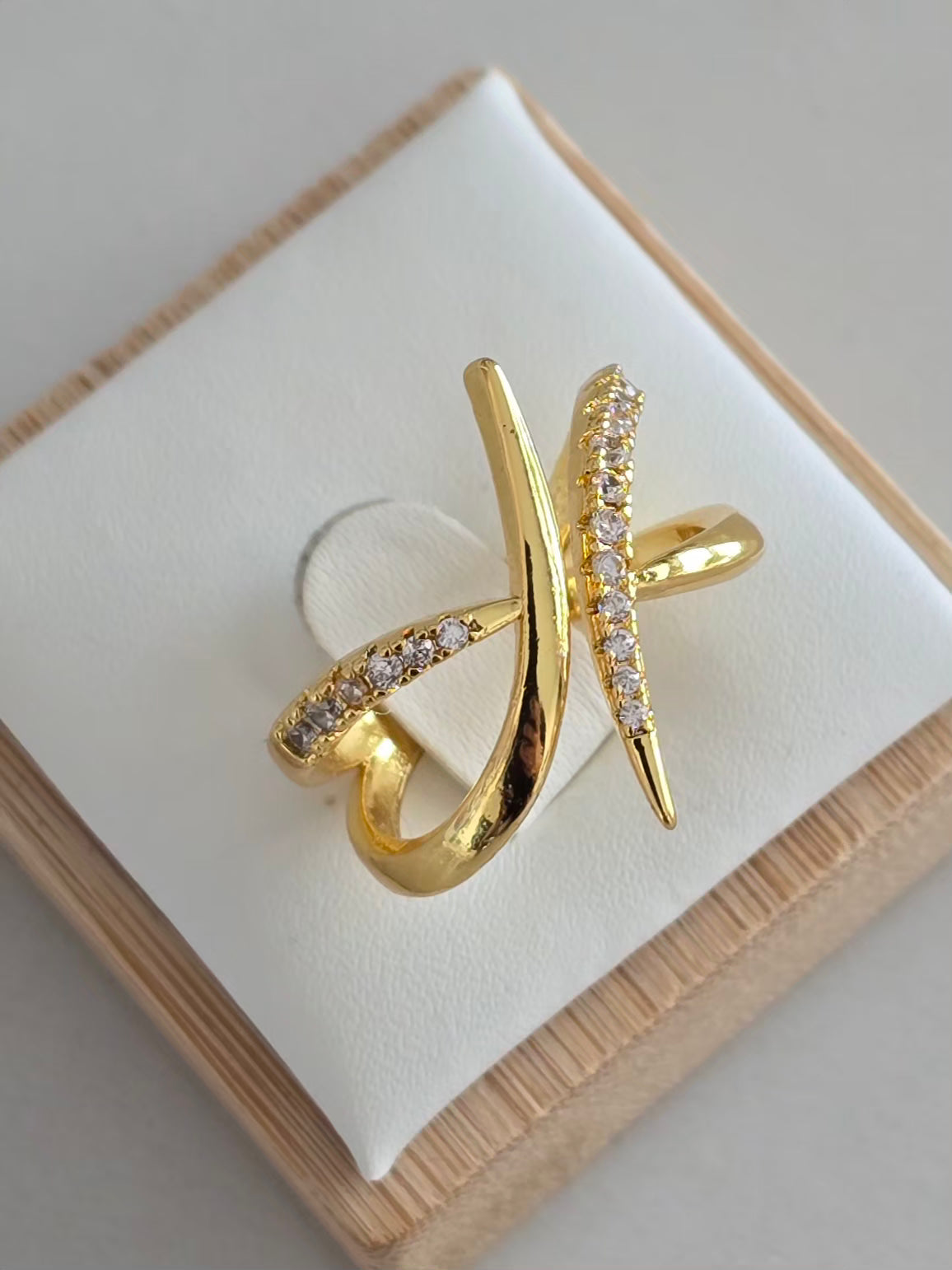 Bague Inaya élégante pour femme en acier inoxydable  résistante à l'eau et ajustable
