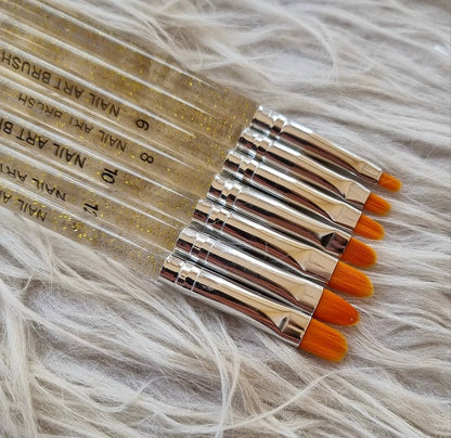 Lot 7 pinceaux NailBrush