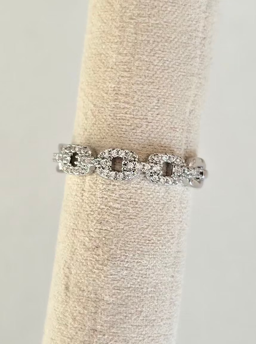 Bague MILA en acier inoxydable argenté avec maillons sertis de strass