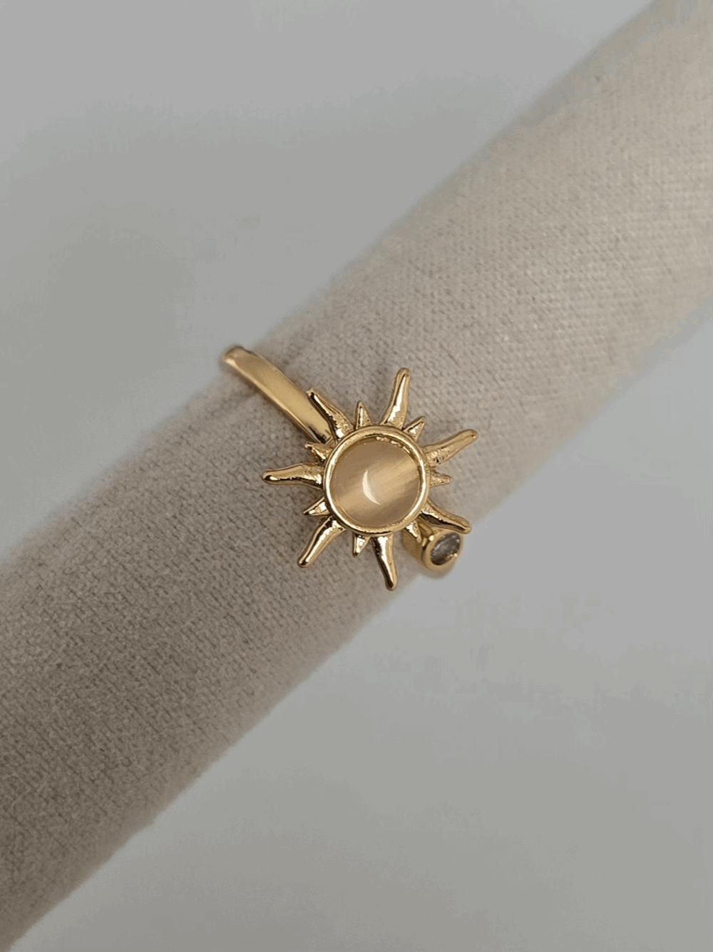 Solaria, la bague en acier inoxydable qui va avec toutes les tenues.