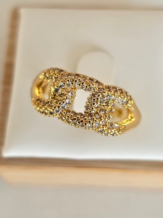 Maillons entrelacés dorés de la bague Chaïna 