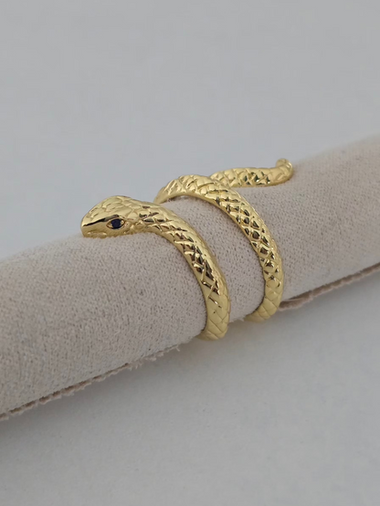 Bague Nyra serpent enroulé autour du doigt