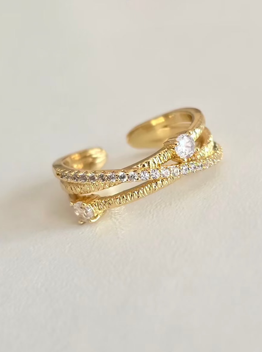 Bague Sélène en acier inoxydable doré avec strass argentés