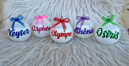 boules de noel personnalisees avec les noms de vos amis poilu