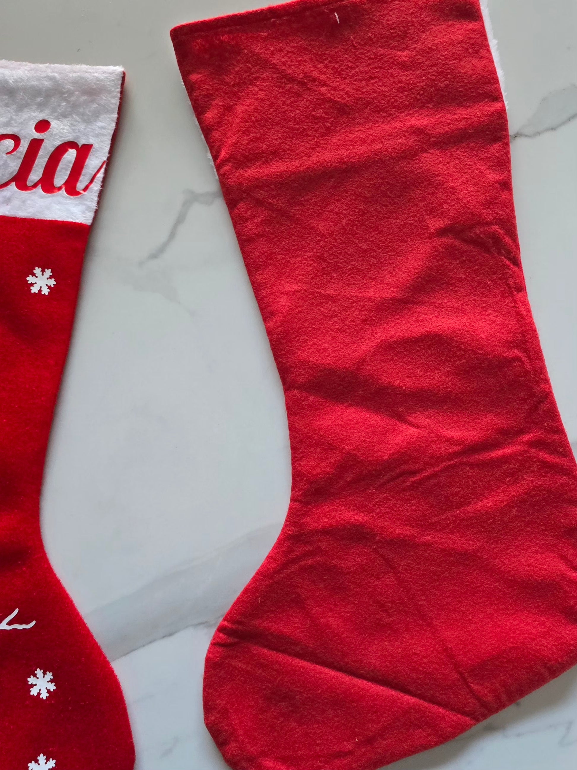 dos des chaussettes de noel en polyester, devant en effet velours