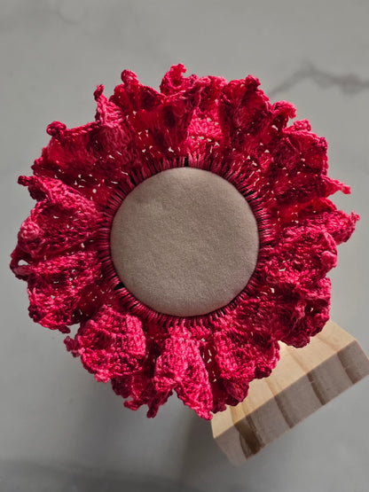 Chouchou rose en crochet fait main en coton.