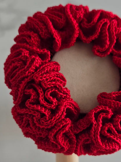 Création artisanale chouchou XL rouge en fil 100% coton pour coiffure élégante