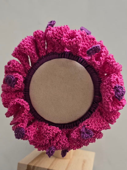 Chouchou froufrou rose et violet en fil coton fait main.