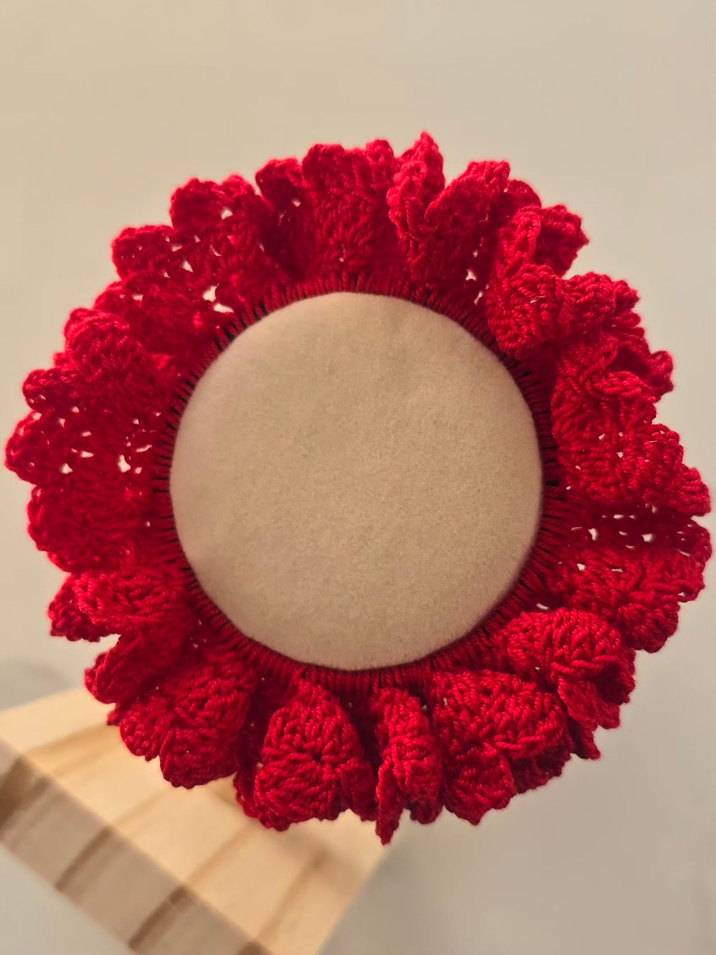 Accessoire cheveux chouchou rouge en crochet