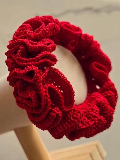 Création unique chouchou rouge fait main en crochet