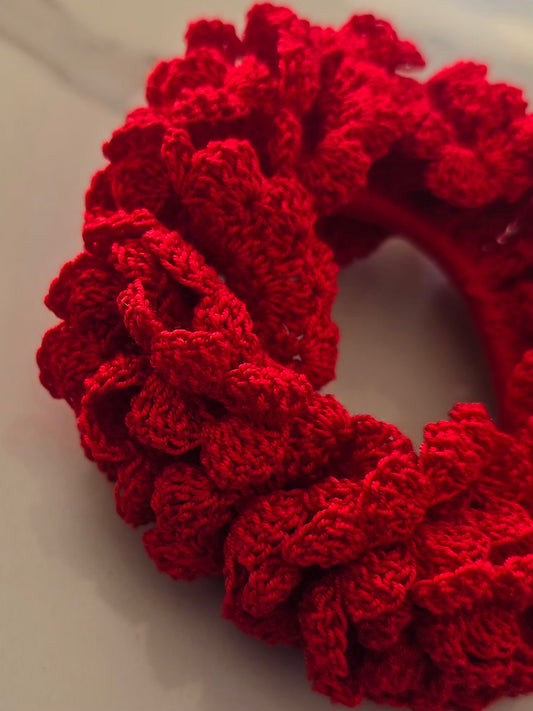 Chouchou rouge volumineux en coton crocheté 